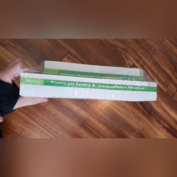 New Horizon Phonics and Reading 2nd grade homeschooling work and teacher book - Picture 4 of 4